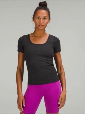 Lululemon Ebb to Street Black Ribbed Scoop Neck Short Sleeve Tee Size 6
